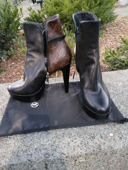 Louis Vuitton shoes high heels