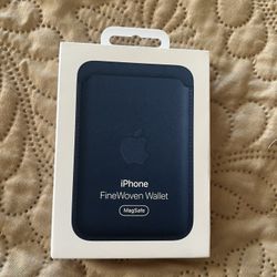  Apple - iPhone FineWoven Wallet with MagSafe - Pacific Blue