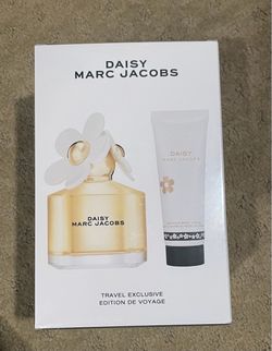 Daisy Marc Jacob’s Travel Exclusive