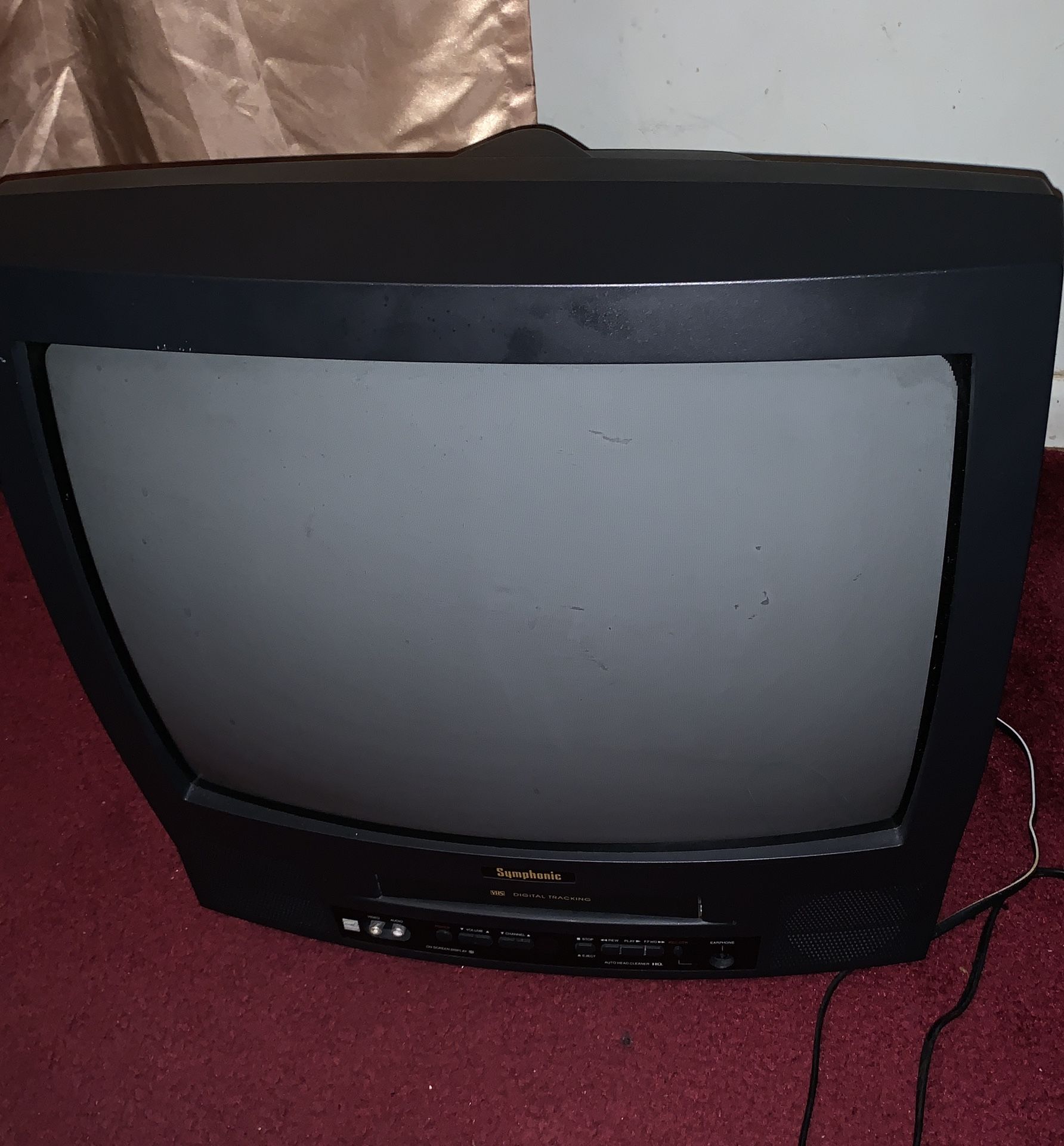 Symphonic 19” Television - “Vintage” Color TV with VHS Player and Retro Gaming A/V