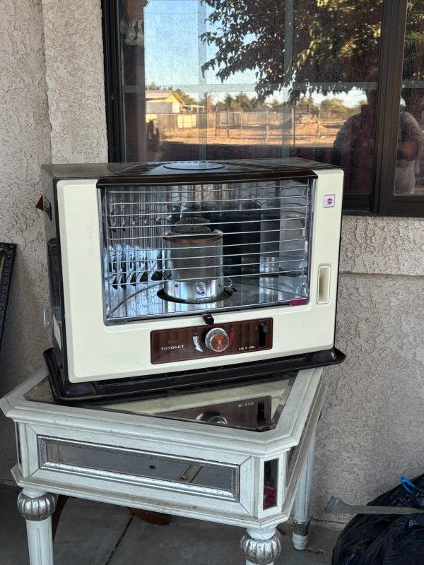 vintage Toyoset kerosene heater