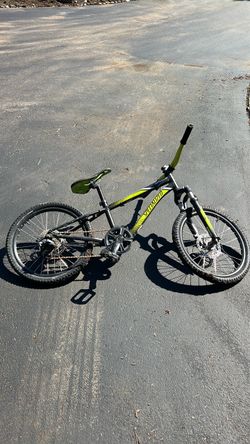 Specialized hardrock kids mountain bike