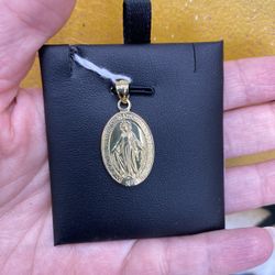 14k VIRGEN CHARM 