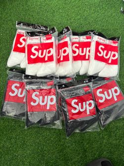 Supreme x Hanes Cushion Crew Socks 4-Pack