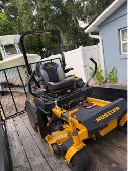 Hustler fast track zero turn lawn mower