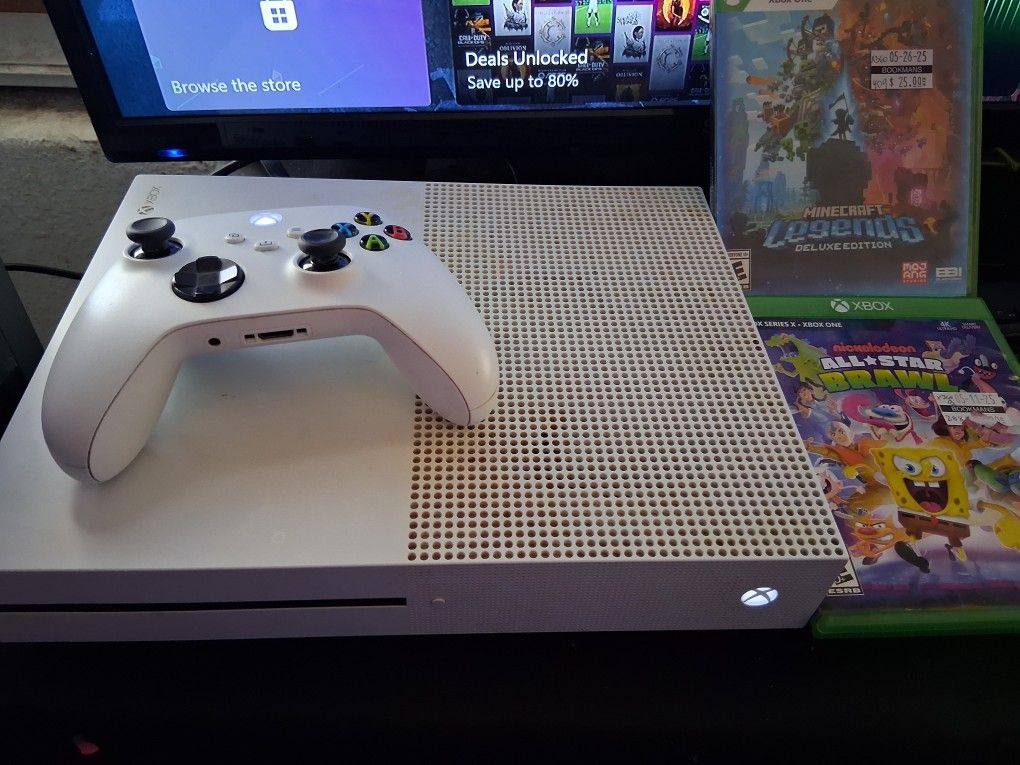 Xbox One S (500GB) + Games