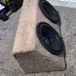 2 12in Subwoofers With Box
