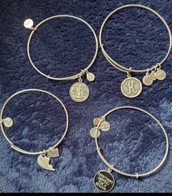 Alex&Ani