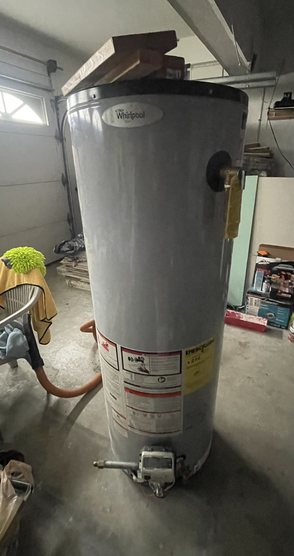 WHIRLPOOL GAS WATER HEATER 50 GAL ~ IN GOOD WORKING CONDITION