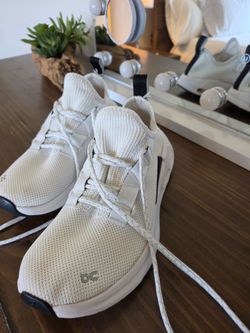 Size 9 women's ON Clouds