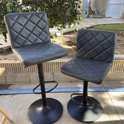 Adjustable bar stools