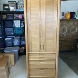 Vintage Thomasville 198O’s Post Modern Oak Tall Wardrobe/Armoire 