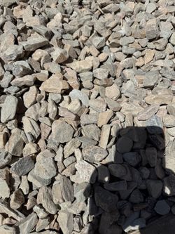 Free landscaping rock desert jade 1” ( 5/6 tons )