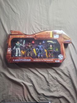 Disney Lightyear Recruits to the Rescue Action Figure Set