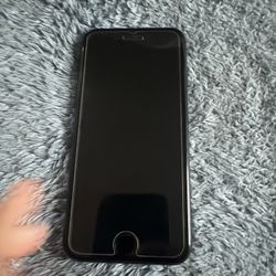 iPhone SE 2020 Black For Parts *** NO POWER *** 