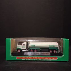 1989 Hess Miniature Tanker Truck In Box