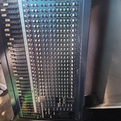 Yamaha Mixer With Case Good Condition