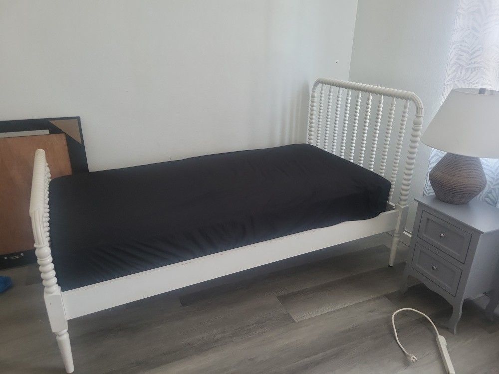 Twin Bed