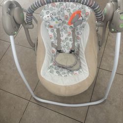 Portable baby swing