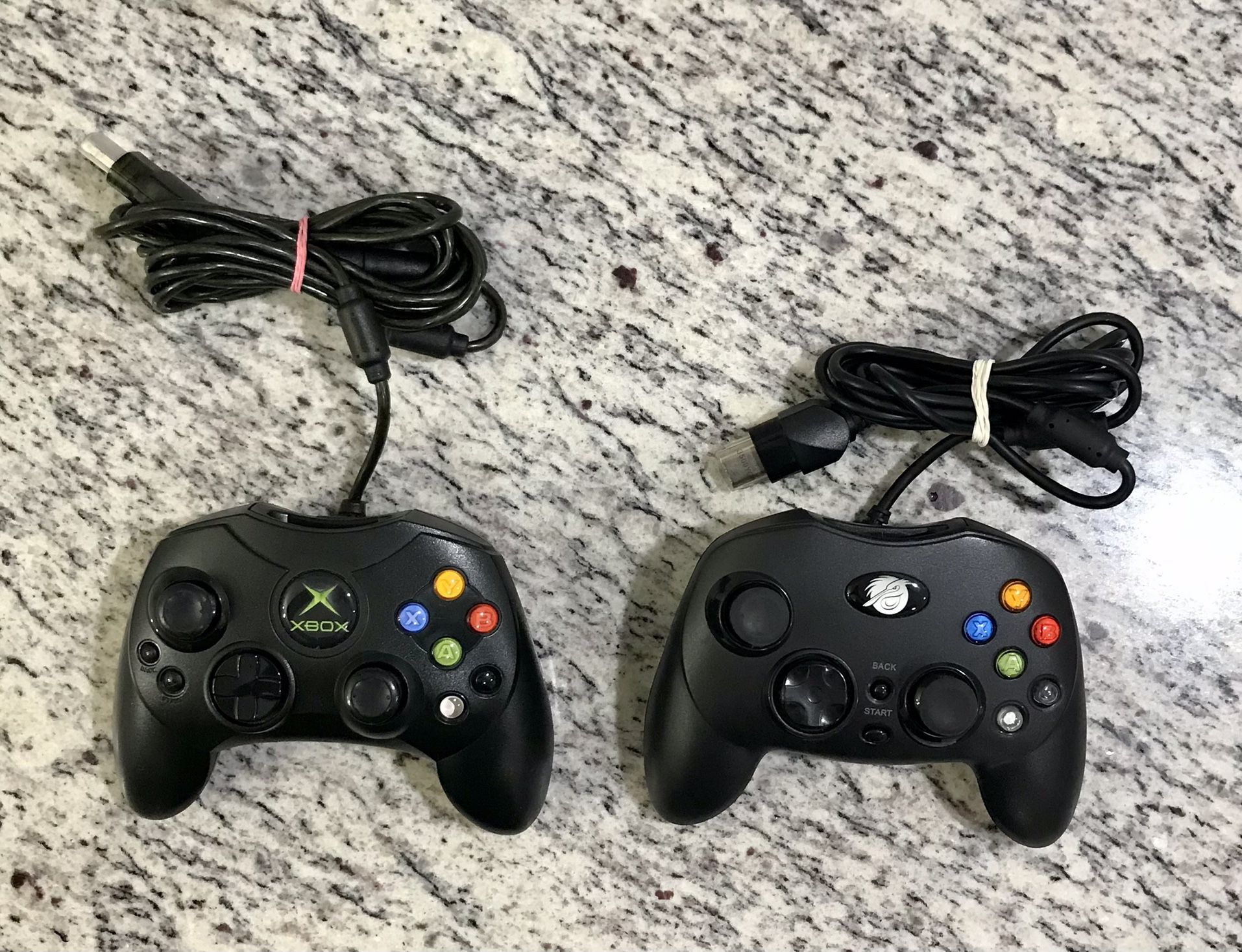 Limited Edition Original XBOX HALO Wired Controller w/ Aliens vs. Predator  Game for Sale in Grand Prairie, TX - OfferUp