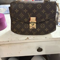 Louis Vuitton Pochette Métis. cross body bay