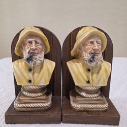 Vintage Old Salt Sea Captain Chalkware MCM 70's Yellow Raincoat Hat Bookends x 2