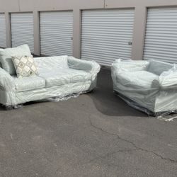 Monaghan Sofa & Loveseat 