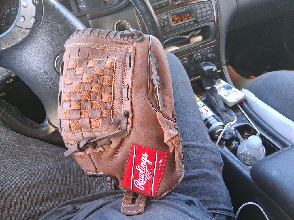 Baseball Glove Rawlings Perfered Left Glove Right Throw