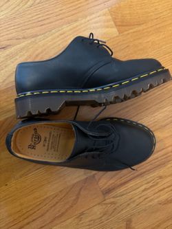 Dr. Martens Black Leather Shoes Size 6