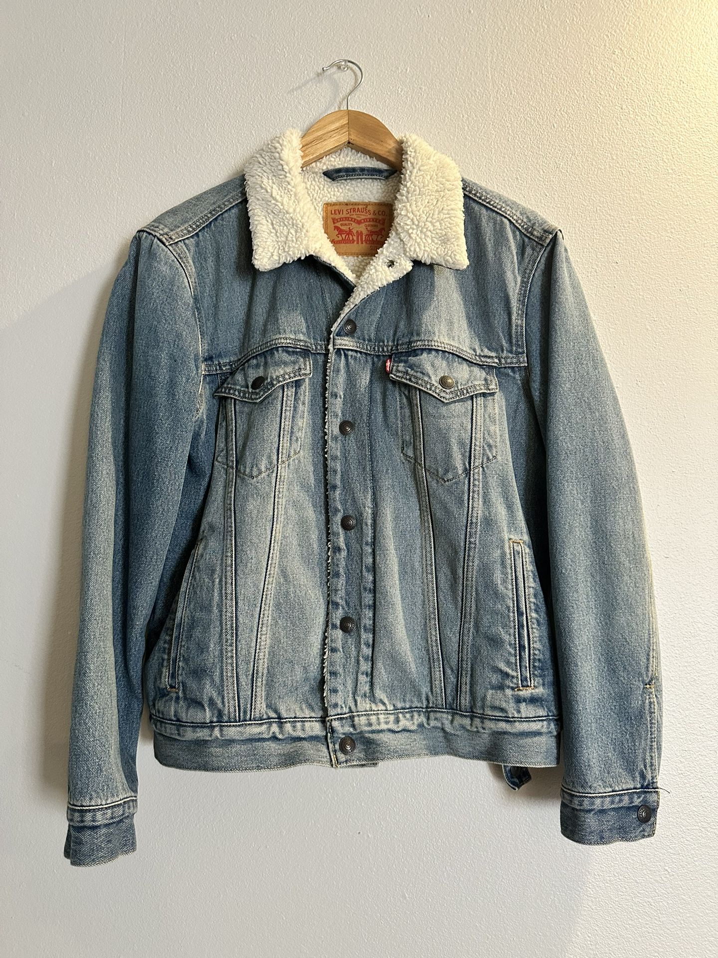 Mens Levi’s Jacket (small)