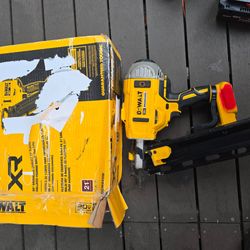 Dewalt 20-Volt 21° Cordless Framing Nailer (Tool-Only)