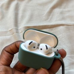 AirPod 4 with Case 