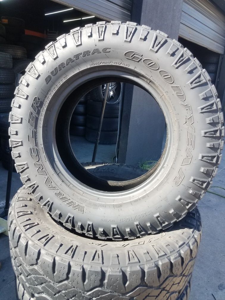 265-70-17 Goodyear wrangler duratrac