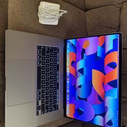 2019/2021 MacBook Pro 16”, i7 2.6ghz 6 Cores, 32gb ram,512gb.4GB graphic