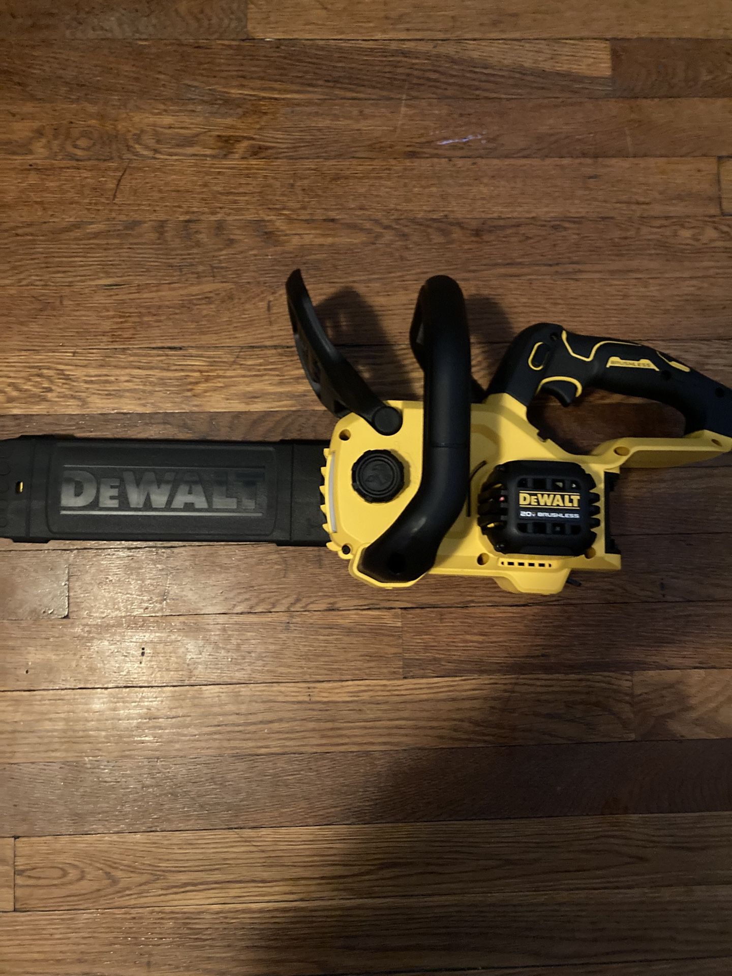 BRAND NEW Dewalt 20v Chainsaw NEVER USED