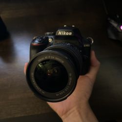 Nikon D3400 W/ 70-300mm