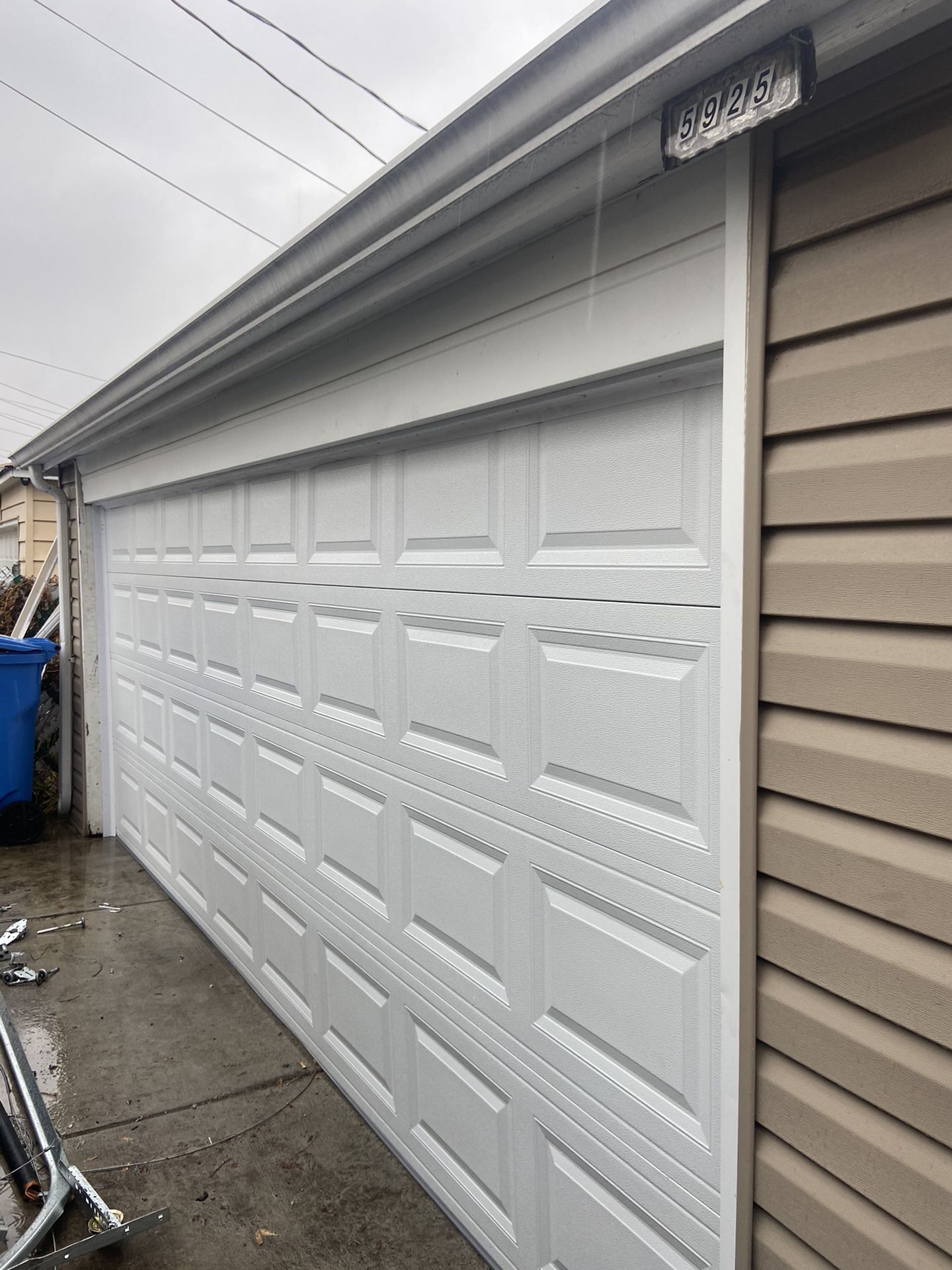Garage doors And Openers