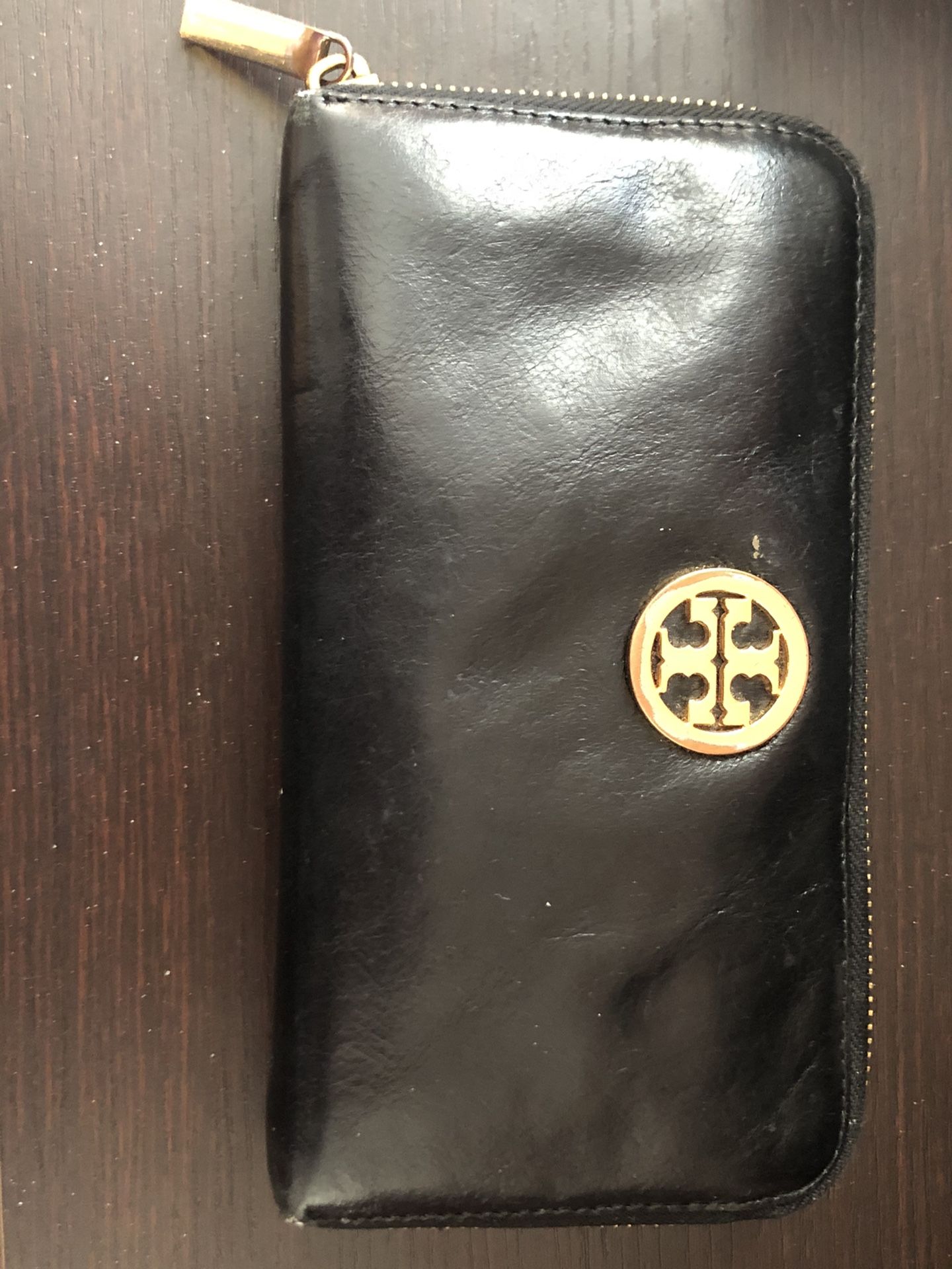 Tory Burch Zip Leather wallet