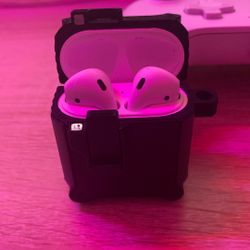 Apple AirPods, second generation with case