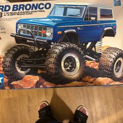 Ford Bronco 1973 1/10 Scale Radio Control 4 X 4 Off-Road