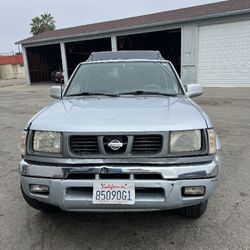 Nissan Frontier 2000