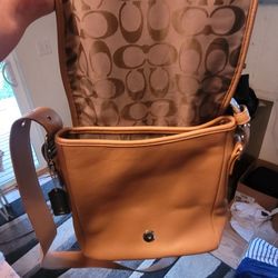 Coach Leather Fold Over Saddle Murse/purse