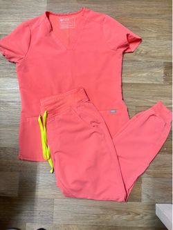 Figs pink coral set