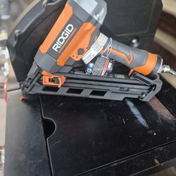 RIDGID 15 GAGE 21/2 AGLED FINISH NEILER