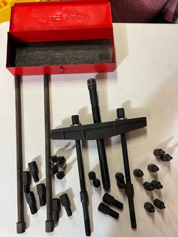 Snap-On CJ840C 6 Ton tapped hole puller set.