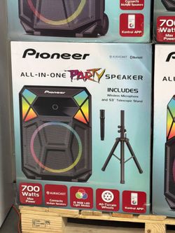 Altavoz para fiestas Pioneer de 700 W todo en uno con Bluetooth Auracast inalámbrico.