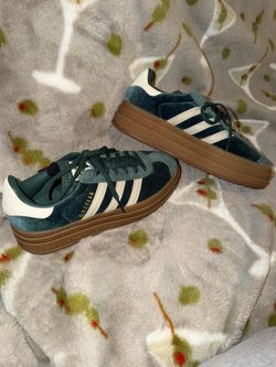 Women’s size 6.5 green velvet platform adidas gazelles