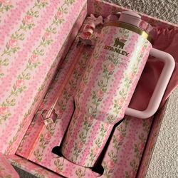 Stanley x LoveShackFancy Flowstate Quencher 40oz Tumbler BloomingHeirloom