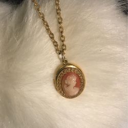 Vintage Cameo Necklace