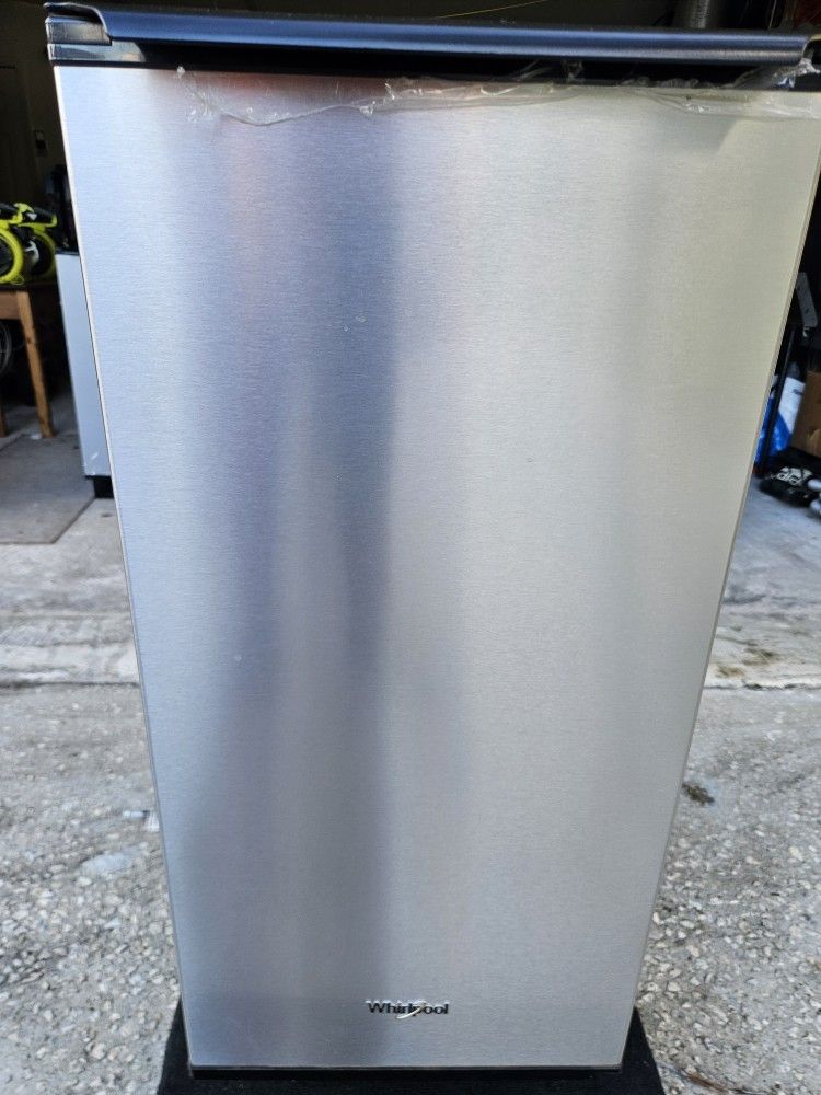 Whirlpool Ice Maker Machine